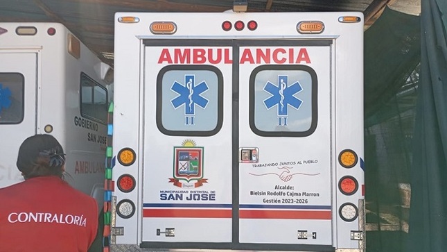 Puno.– La Contraloría General identificó irregularidades en la adquisición de una ambulancia por parte de la Municipalidad Distrital de San José, que estaba destinada a mejorar la atención médica en el Centro Poblado de Sollocota. A pesar de la inversión de S/ 420 mil, el vehículo no fue entregado al puesto de salud Virgen del Rosario Sollocota, lo que pone en riesgo la salud de cientos de pobladores de la zona.
