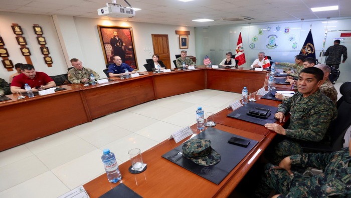 Ministro de Defensa y delegación de Estados Unidos constataron capacidades del SIMA Iquitos