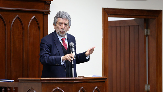 Magistrado del TC Manuel Monteagudo participó en la presentación del libro Defensa de la Constitución escrita por Raúl Ferrero Costa