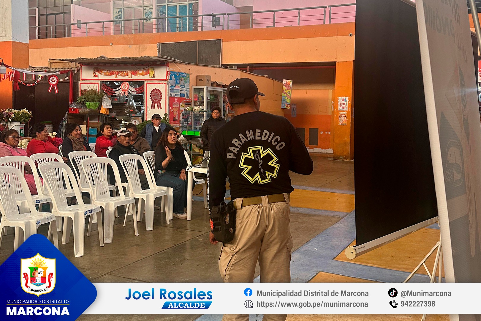 foto charla primeros auxilios a comerciantes