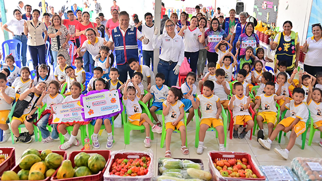Maynas entrega 1.57 toneladas de alimentos a escuelas