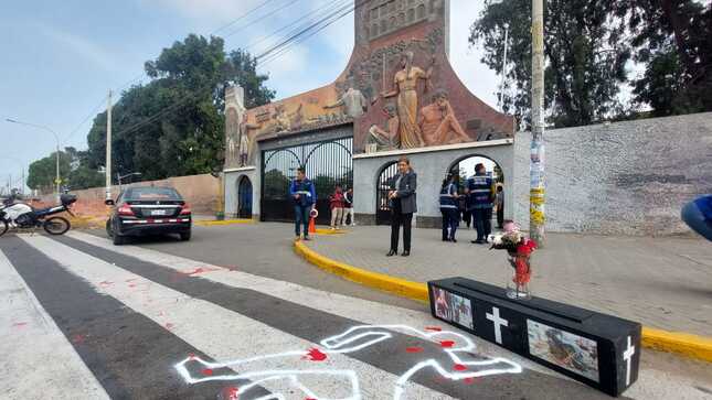 Accidente de tránsito deja 1 muerto y 2 heridos frente a la Universidad Nacional de Trujillo