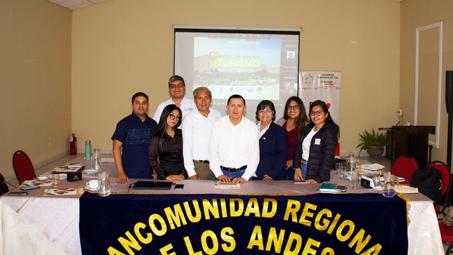 Fotografía protocolar de la Comisión Interregional de Comercio Exterior y Turismo.