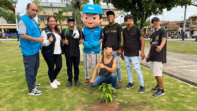 Alcalde de Maynas impulsa jornada de reforestación en Plaza 28 de Julio