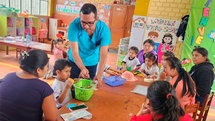 En esta ocasión, la intervención se realizó en la Institución Educativa Inicial "Niño Jesús de Praga", beneficiando a los pequeños de tres años.