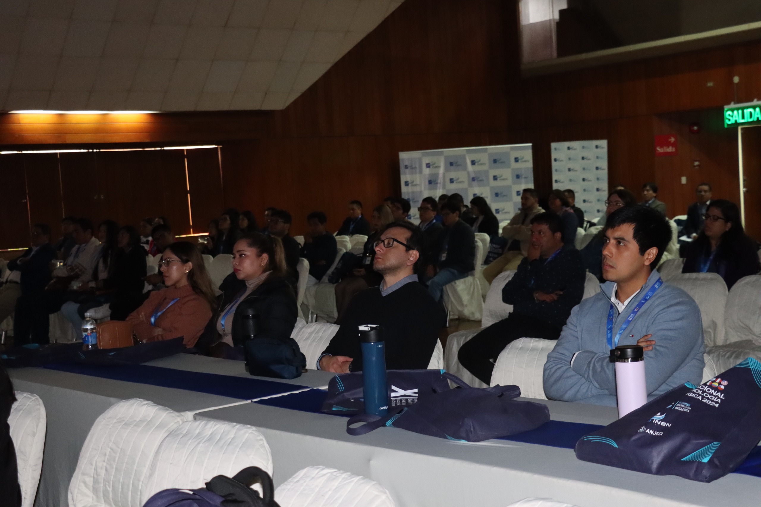 INEN reúne a expertos internacionales para fortalecer el abordaje de la radiología oncológica
