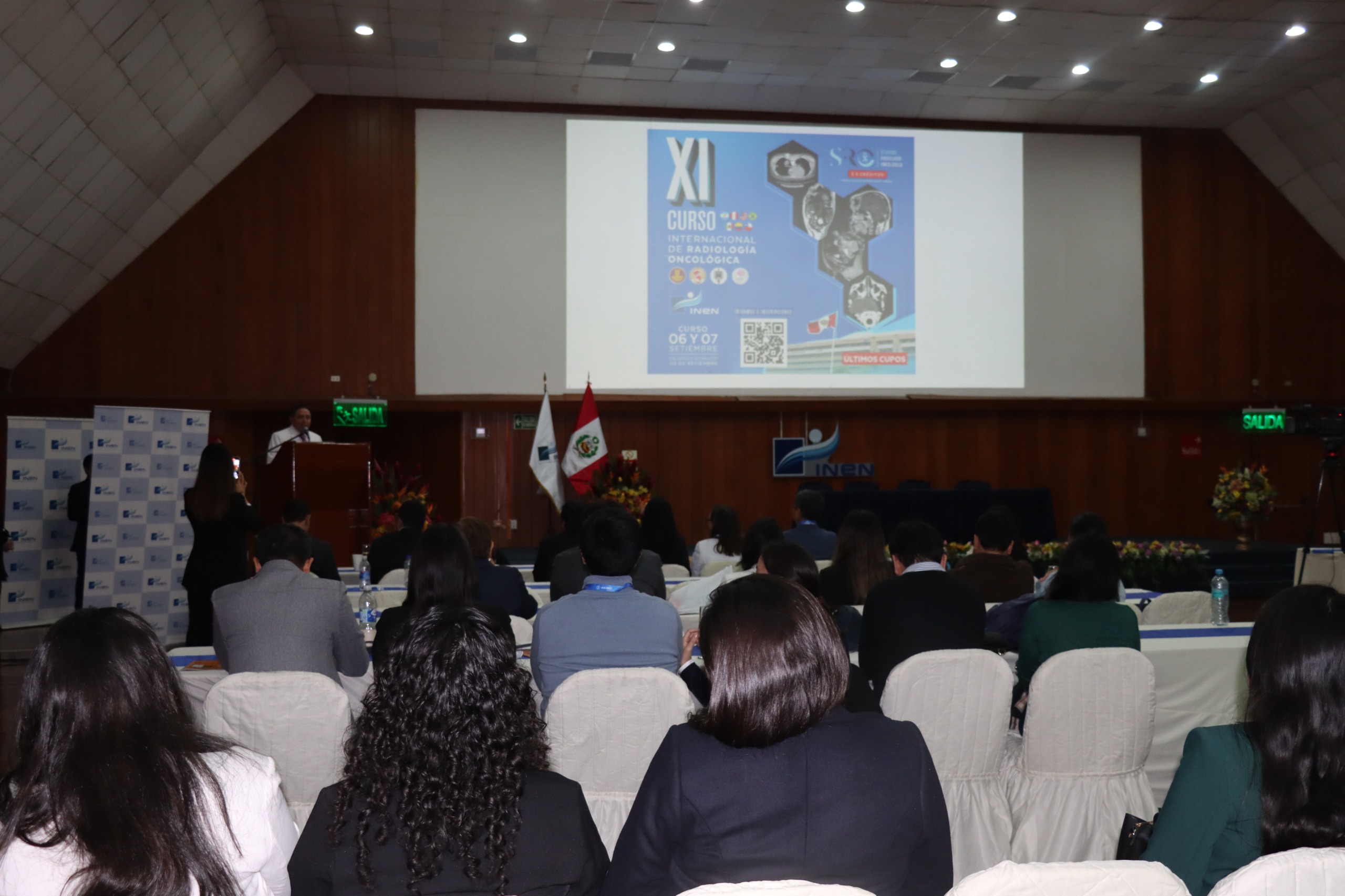 INEN reúne a expertos internacionales para fortalecer el abordaje de la radiología oncológica