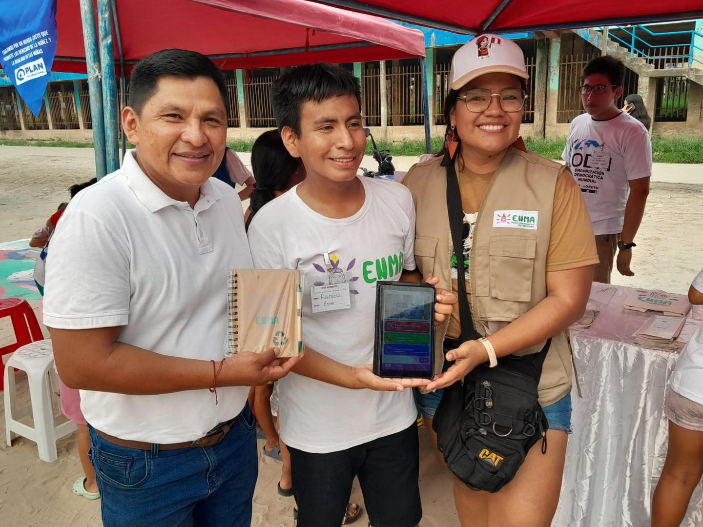 la Municipalidad Distrital de Belén, Tony Isuiza Tangoa, participó de la feria informativa “Creciendo sin miedo, viviendo con amor”