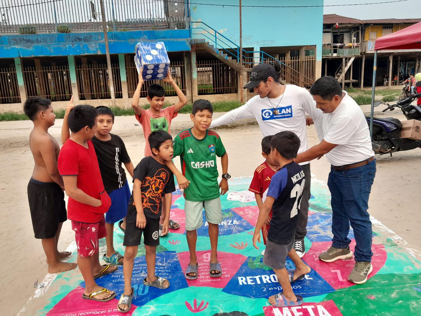 la Municipalidad Distrital de Belén, Tony Isuiza Tangoa, participó de la feria informativa “Creciendo sin miedo, viviendo con amor”