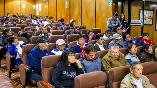 El equipo técnico del Plan Regulador de rutas 2024 realizo el " I Conversatorio " con presidentes de barrios