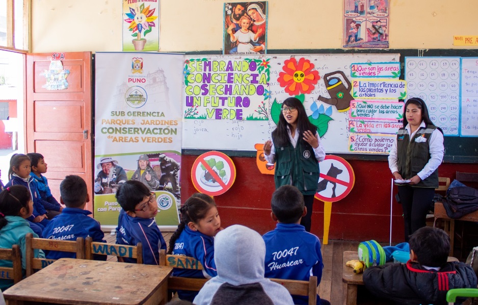 Escolares de Puno participan en la Campaña de sensibilización “Sembrando conciencia, cosechando un futuro verde” para preservar áreas verdes