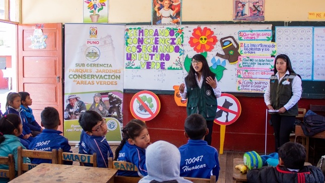 Escolares de Puno participan en la Campaña de sensibilización “Sembrando conciencia, cosechando un futuro verde” para preservar áreas verdes