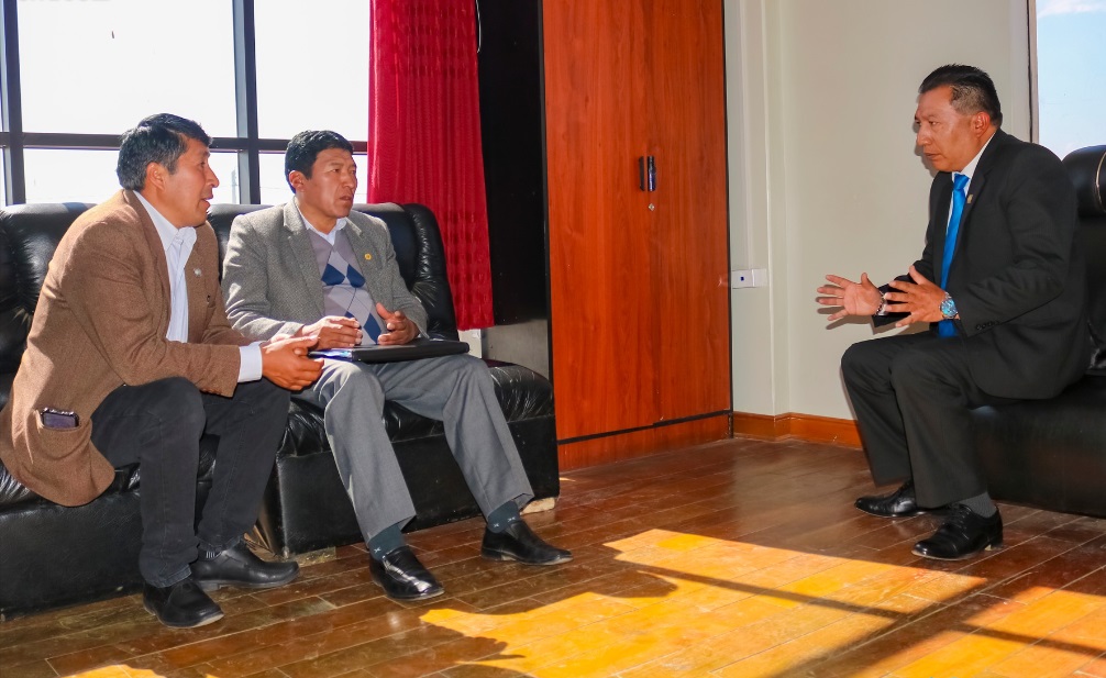 Regidores de la Municipalidad Provincial de Puno realizan fizcalizacion inopinada en la Gerencia de Transporte