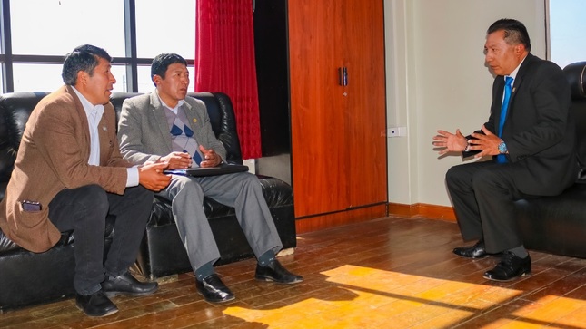 Regidores de la Municipalidad Provincial de Puno realizan fizcalizacion inopinada en la Gerencia de Transporte