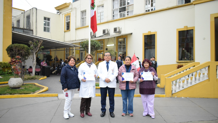 El director general, Dr. Carlos Urbano Durand, resaltó la labor de cada uno de los profesionales.