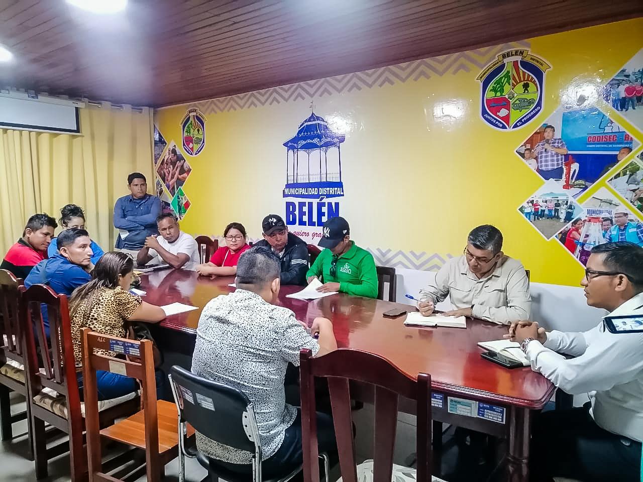 Reunión con los dirigentes del Asentamiento Humano Cabo López, con la finalidad de coordinar las siguientes acciónes