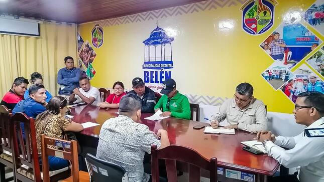 Reunión con los dirigentes del Asentamiento Humano Cabo López, con la finalidad de coordinar las siguientes acciónes