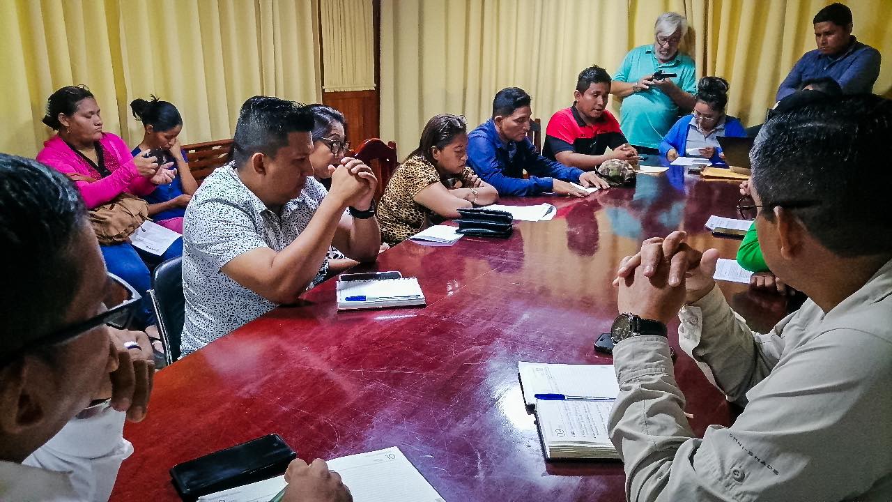 Reunión con los dirigentes del Asentamiento Humano Cabo López, con la finalidad de coordinar las siguientes acciónes