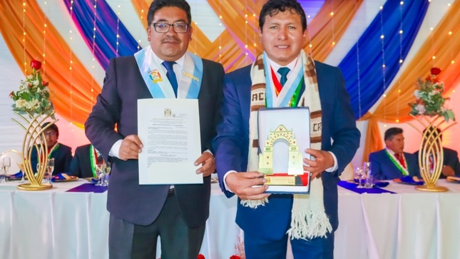 Colegio de Contadores Públicos de Puno celebra su 65° Aniversario en una emotiva ceremonia