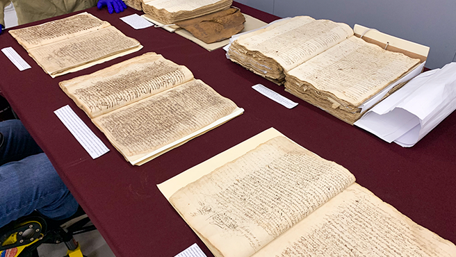 Investigador de la viticultura peruana visita el AGN y accede al documento más antiguo sobre el origen del pisco