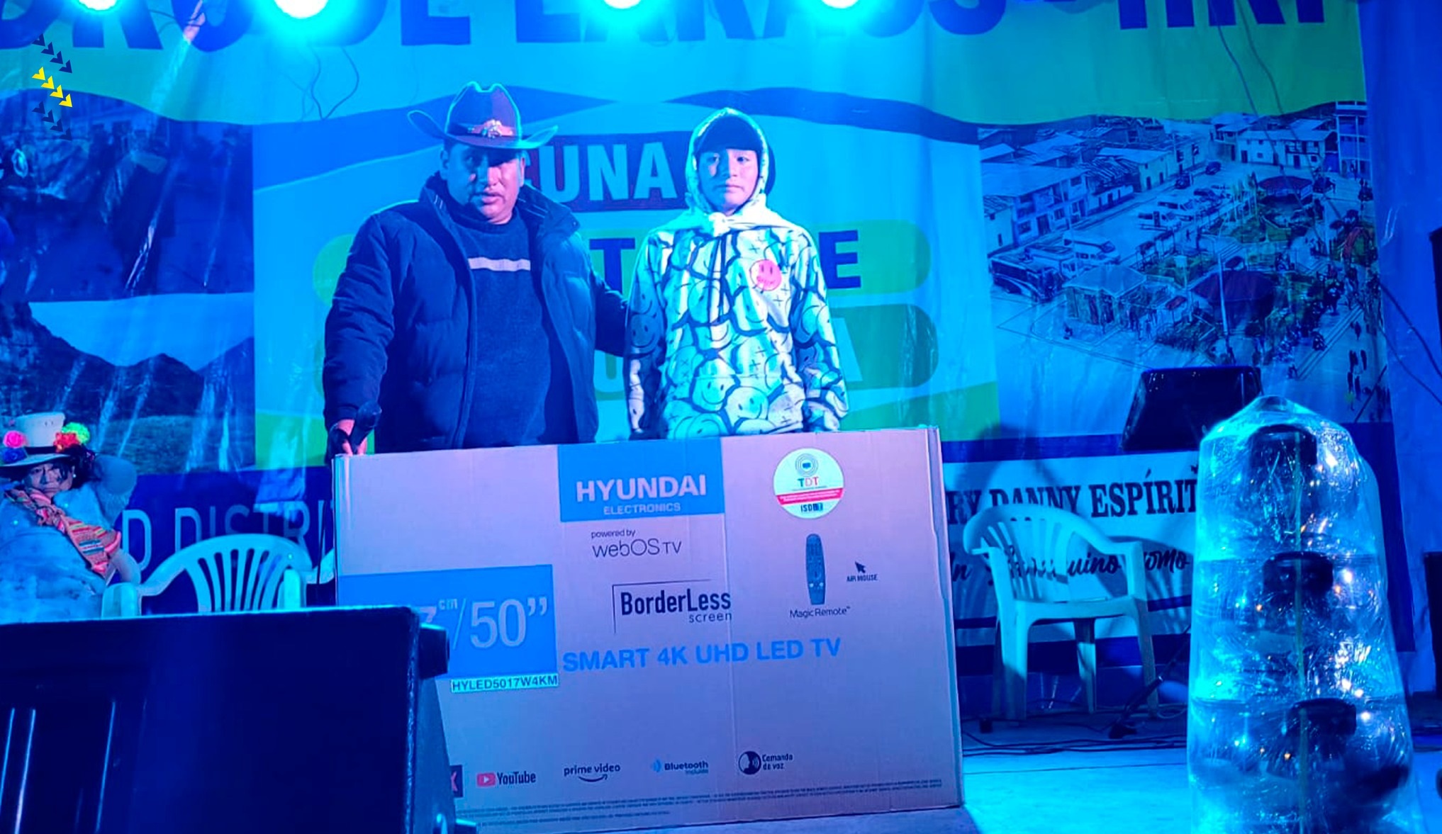 Premiación a los ganadores del a Carrera Hípica Provincial