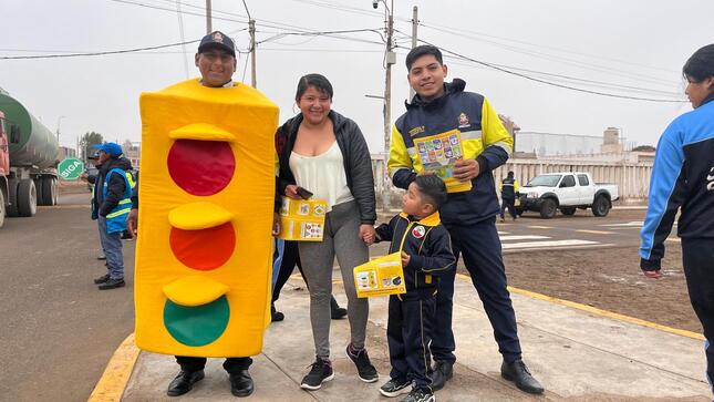 Continuamos formando una cultura de prevención y seguridad vial mediante la 1era Campaña de sensibilización en cruces peatonales en Chilca.