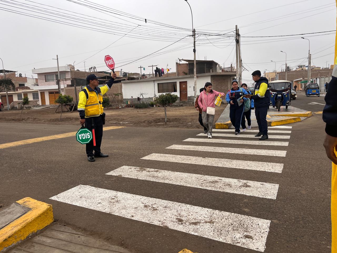 Continuamos formando una cultura de prevención y seguridad vial mediante la 1era Campaña de sensibilización en cruces peatonales en Chilca.