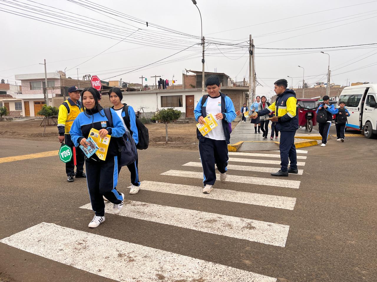 Continuamos formando una cultura de prevención y seguridad vial mediante la 1era Campaña de sensibilización en cruces peatonales en Chilca.