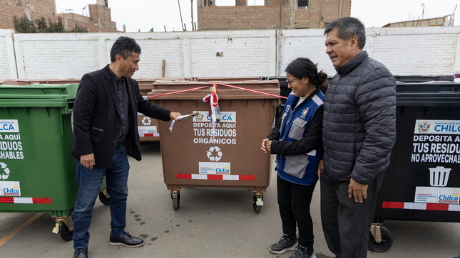 Municipalidad Distrital de Chilca implementará con 100 contenedores para residuos sólidos distribuidos entre el casco urbano y anexos.