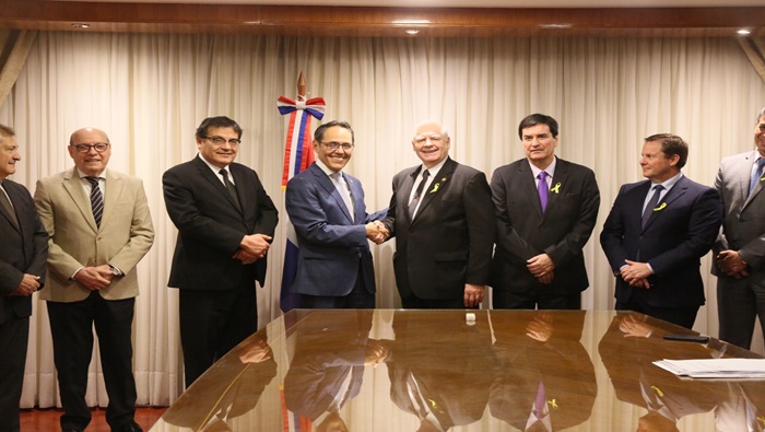 Magistrados del Tribunal Constitucional se reúnen con presidente de la Corte Suprema de Justicia de Paraguay