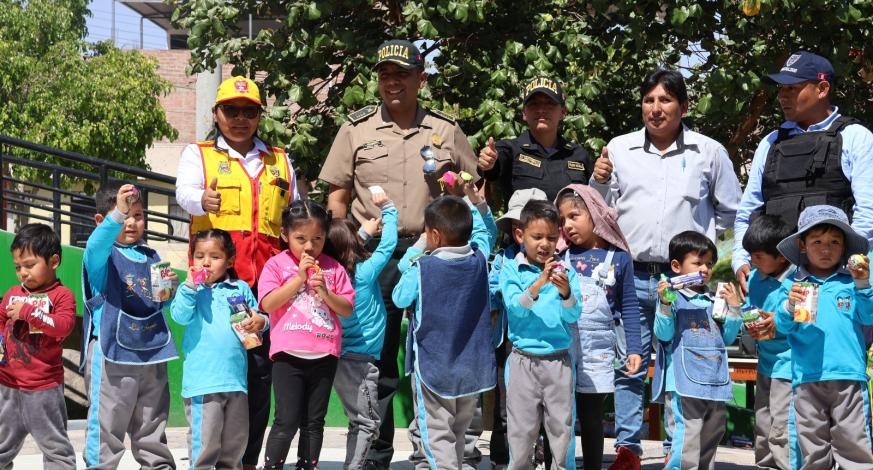 La Municipalidad Provincial Mariscal Nieto a través del programa “recuperación de espacios públicos” organizó un show infantil para niños de la institución educativa inicial del CP. Los Ángeles.