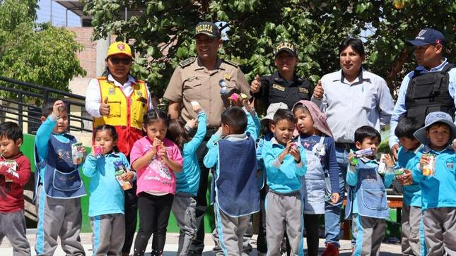 La Municipalidad Provincial Mariscal Nieto a través del programa “recuperación de espacios públicos” organizó un show infantil para niños de la institución educativa inicial del CP. Los Ángeles.