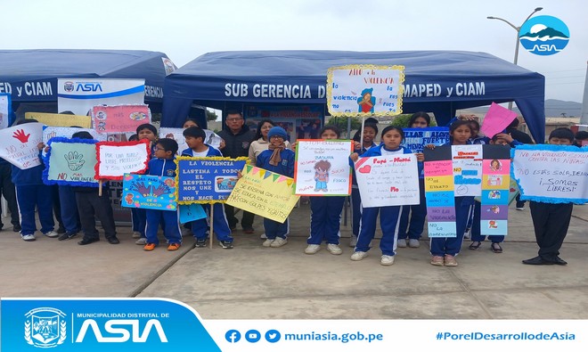Con gran éxito se realizó la activación comunicacional “Exprésate contra la violencia” en el marco del mantenimiento de la campaña ❞¡𝗔𝗰𝘁𝘂𝗲𝗺𝗼𝘀 𝗬𝗮! 𝗦𝗮𝗹𝘃𝗲𝗺𝗼𝘀 𝗮 𝗹𝗮𝘀 𝗻𝗶𝗻̃𝗮𝘀 𝗱𝗲 𝗹𝗮 𝘃𝗶𝗼𝗹𝗲𝗻𝗰𝗶𝗮 𝘀𝗲𝘅𝘂𝗮𝗹❞, en el Anexo Santa Cruz de Asia.
La actividad se realizó con el objetivo de impulsar en la población, sobre la prevención de la violencia sexual y su compromiso y actuación oportuna a fin de evitar consecuencias fatales o la interrupción del proyecto de vida de las niñas y adolescentes.
De esta manera, nuestro alcalde y presidente de la Instancia Distrital de Concertación para la Prevención, Sanción y Erradicación de la Violencia Contra las Mujeres e Integración del Grupo Familiar, Isaias Alcántara Malásquez, continúa trabajando para prevenir y evitar toda violencia contra las niñas y adolescentes.