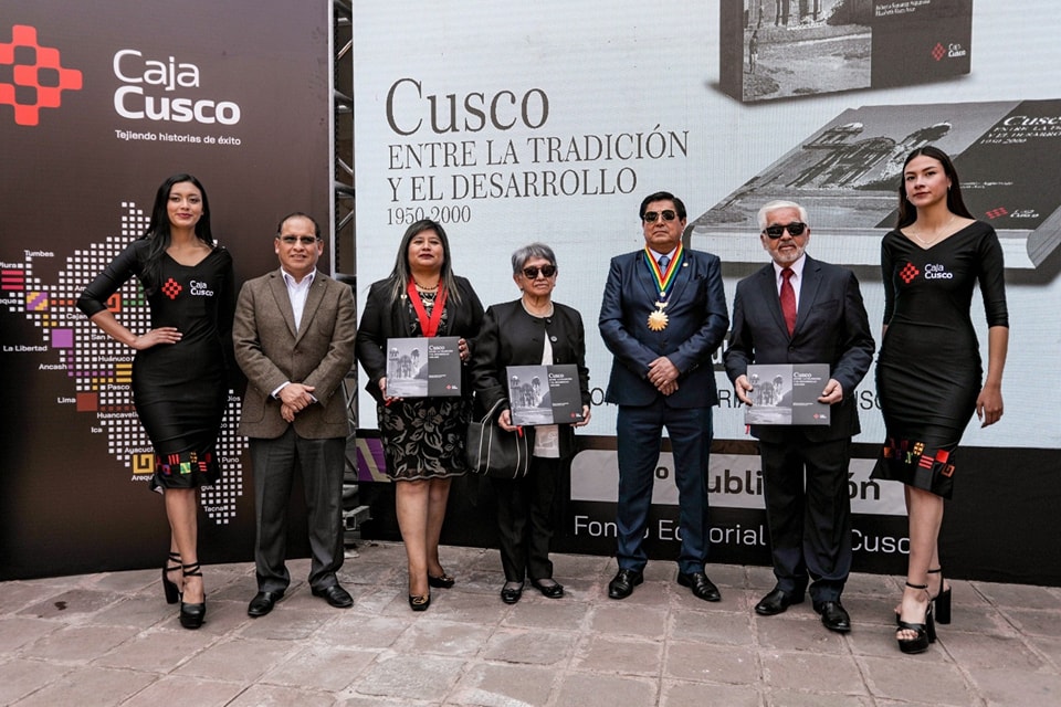 Presidenta de la Corte de Cusc asistió a la presentación del Libro "Cusco, entre la tradición y el desarrollo 1950-2000"