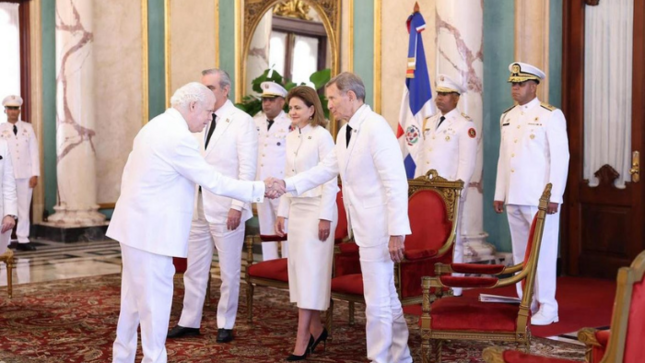 Embajador del Perú presenta cartas credenciales ante presidente de República Dominicana