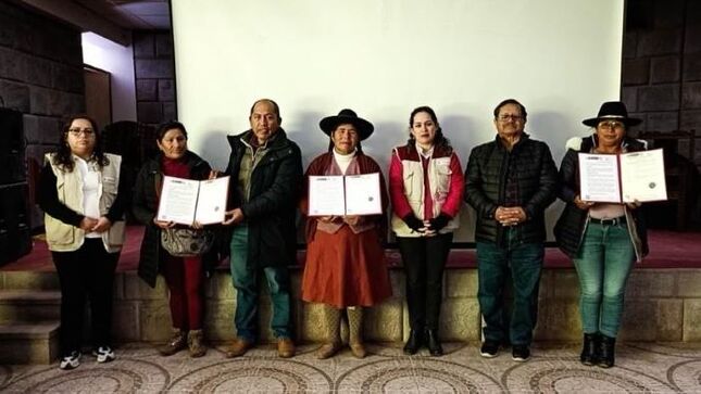 Además, capacitaron a los productores, en su mayoría mujeres, en su lengua materna, quechua, sobre cómo posicionar su marca en el mercado.