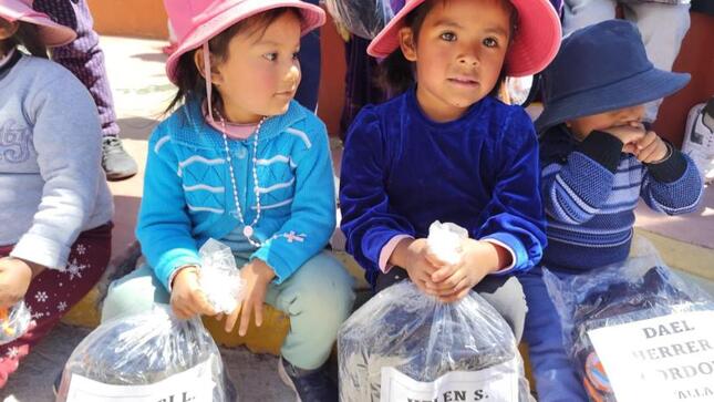 La Municipalidad Provincial de Mariscal Nieto, a través de su Oficina de Gestión de Riesgos de Desastres, ha llevado a cabo una significativa entrega de ayuda humanitaria, respondiendo con celeridad ante el descenso de temperatura que afecta a nuestra provincia.