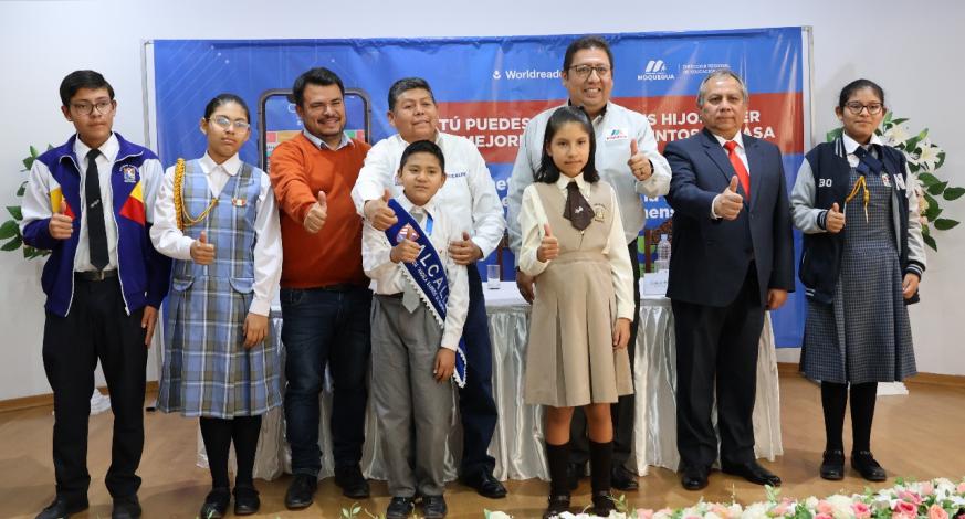 El Alcalde Provincial de Mariscal Nieto, John Larry Coayla, participó en el lanzamiento de la “I Campaña de Lectura en el Hogar y en la Escuela” como parte del Programa de Lectura Digital “CreceLee”.
