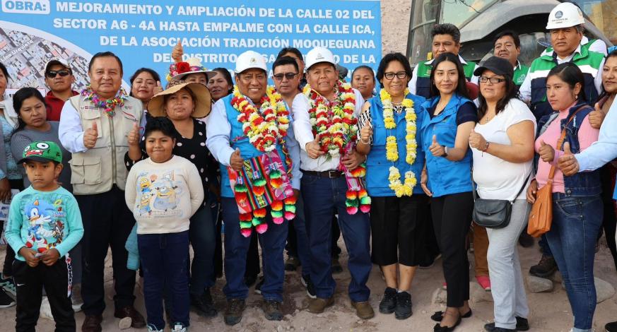El alcalde de la Municipalidad Provincial de Mariscal Nieto, John Larry Coayla, participó en la colocación de la primera piedra del proyecto de construcción de una vía que unirá la calle Ica, en el cercado de Moquegua, con la Ampliación del Pasaje N°2 del sector A6 – 4A de la Asociación de Vivienda Tradición Moqueguana.