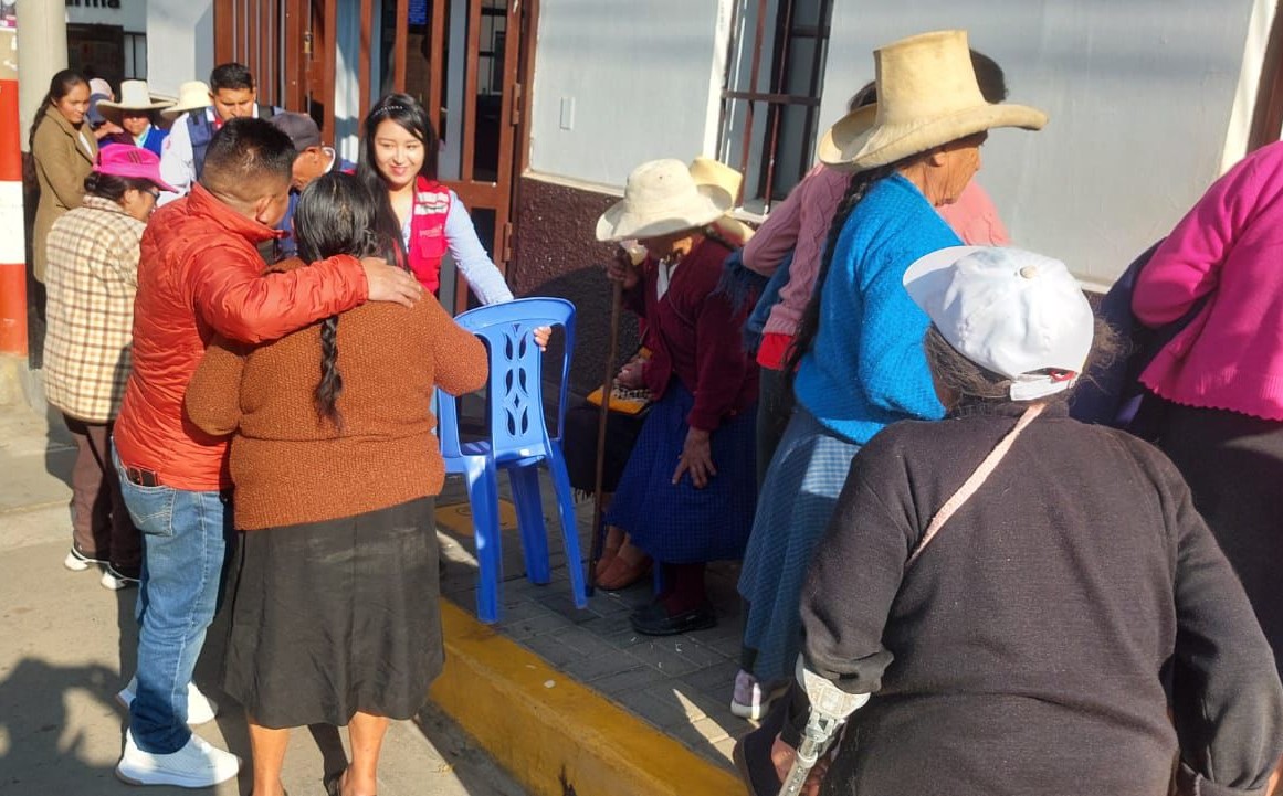 Compartió un agradable momento con los adultos mayores del distrito de Lluchubamba