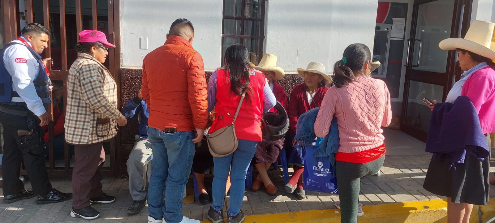 Compartió un agradable momento con los adultos mayores del distrito de Lluchubamba