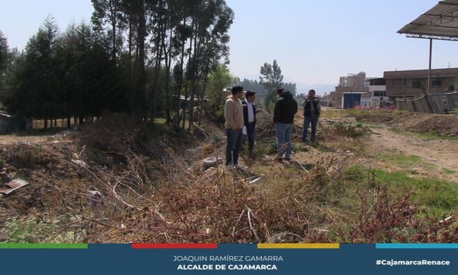 馃寙 La Municipalidad Provincial de Cajamarca, en colaboraci贸n con el Ministerio de Vivienda, Construcci贸n y Saneamiento, se encuentra realizando los estudios finales para la ampliaci贸n del sistema de alcantarillado en el sector 05 de Pueblo Nuevo.
馃挧 Estos trabajos tienen como objetivo atender las observaciones planteadas por el Ministerio, con el fin de dar el visto bueno definitivo a este proyecto de gran relevancia para la comunidad del sector 05. Una vez concluidos estos estudios, se podr谩 iniciar la ejecuci贸n de las obras, lo que representar谩 una mejora significativa en la infraestructura de saneamiento b谩sico de esta zona de la ciudad.