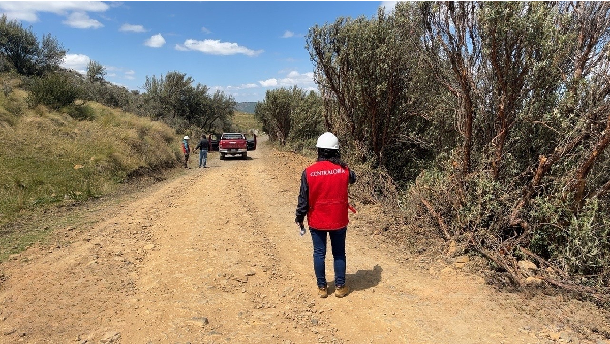 Cajamarca.– La Contraloría General advirtió situaciones que podrían afectar la calidad del servicio en la obra de mantenimiento rutinario de un camino vecinal en la provincia de San Pablo. Este proyecto está valorizado en S/ 204 687 y podría afectar la adecuada transitabilidad, accesibilidad e integración de las poblaciones de Ingatambo, Tumbaden Grande, Tumbaden Bajo, Maraypampa y Peña Balnaca.