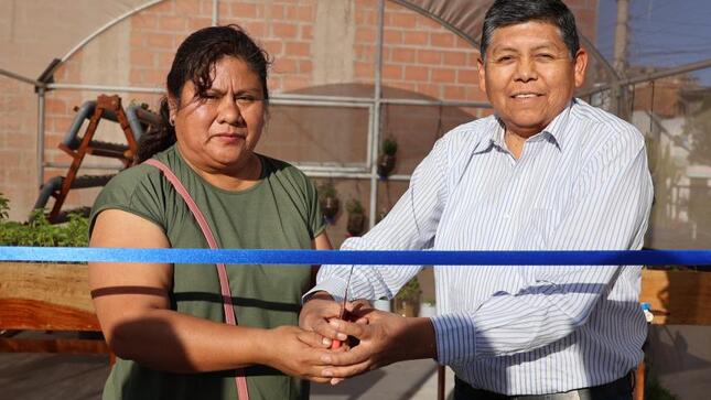 El alcalde provincial de Mariscal Nieto, John Larry Coayla, inauguro dos invernaderos en los comedores populares Virgen Inmaculada Concepción del CP. San Francisco, y Sayari Warmi del CP. de Los Ángeles. 
