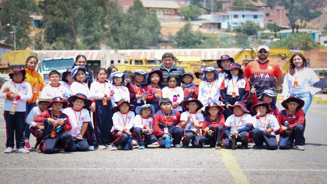 Estudiantes del colegio Fe y Alegría de Huaraz visitan instalaciones de la DRTC