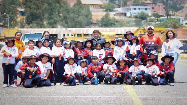 Estudiantes del colegio Fe y Alegría de Huaraz visitan instalaciones de la DRTC