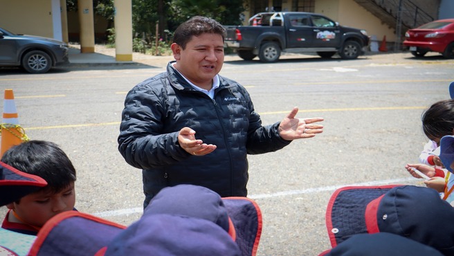 Estudiantes del colegio Fe y Alegría de Huaraz visitan instalaciones de la DRTC
