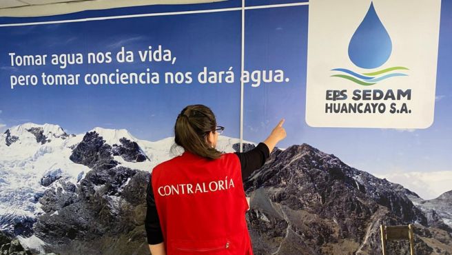 Junín.- La Contraloría General de la República identificó pagos irregulares en la Empresa Prestadora de Servicios de Saneamiento SEDAM Huancayo S.A. donde se otorgaron bonificaciones de escolaridad por un monto de S/ 173 640.25 a funcionarios y servidores con cargos de confianza, lo que contraviene normativas vigentes y la Constitución Política del Perú.