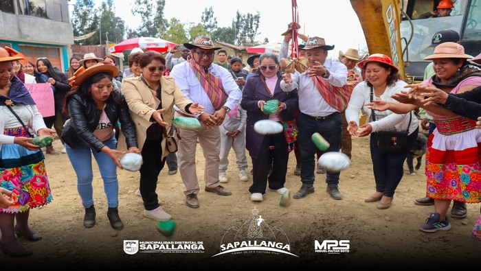 1° Piedra para pavimentación de pista y veredas de la Av. Alfonso Ugarte 