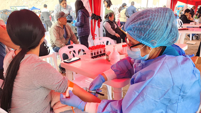 Exitosa campaña de salud en Manchay beneficia a más de 3 mil personas